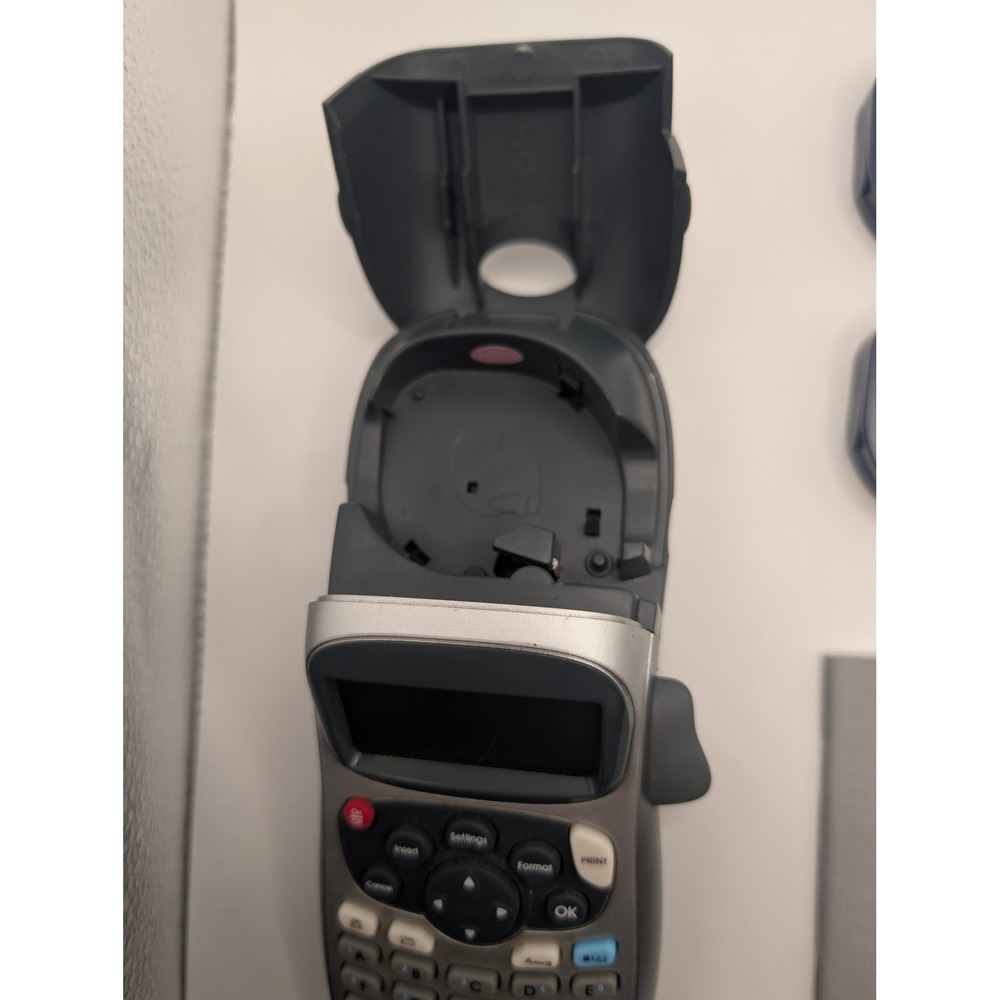 Dymo Label Maker OS Silver LetraTag LT-100H Handheld Bundle with Refills - Picture 2 of 4